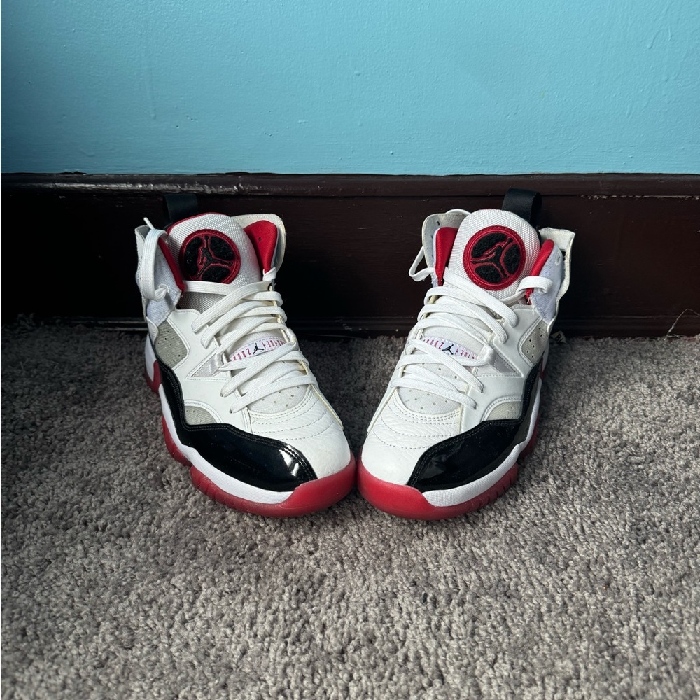 Jordan Jumpman Two Trey
White Gym Red Black